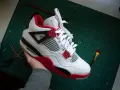 Biało-czerwone buty sportowe, podobne do tych, które można znaleźć na Zalando. Czy na Zalando są oryginalne buty?